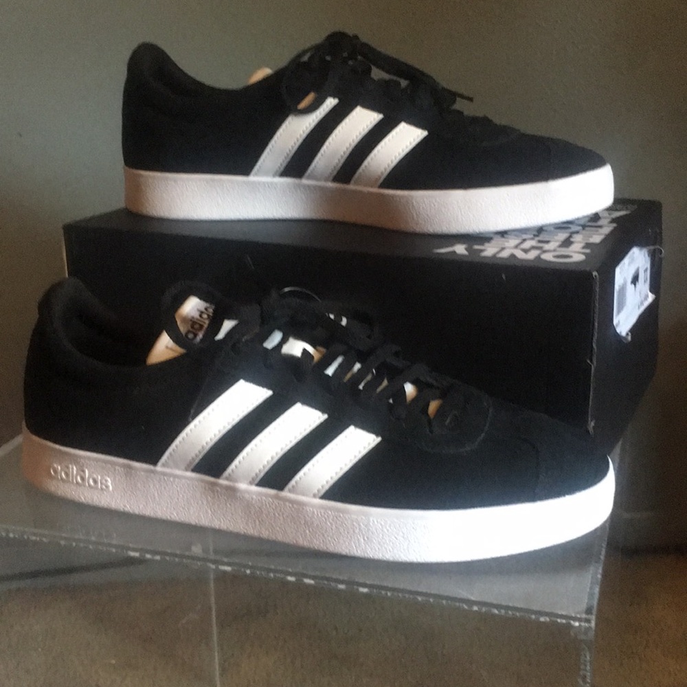 *NEW* Classic black swayed Ortholite Float Adidas.